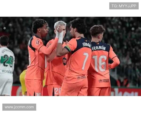 每体：巴萨、曼城等俱乐部在关注萨尔茨堡红牛中卫拜多